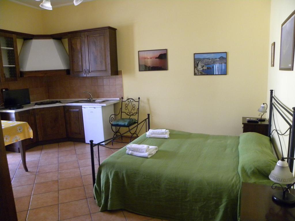 Case Vacanze Albamarina Lipari  Room photo
