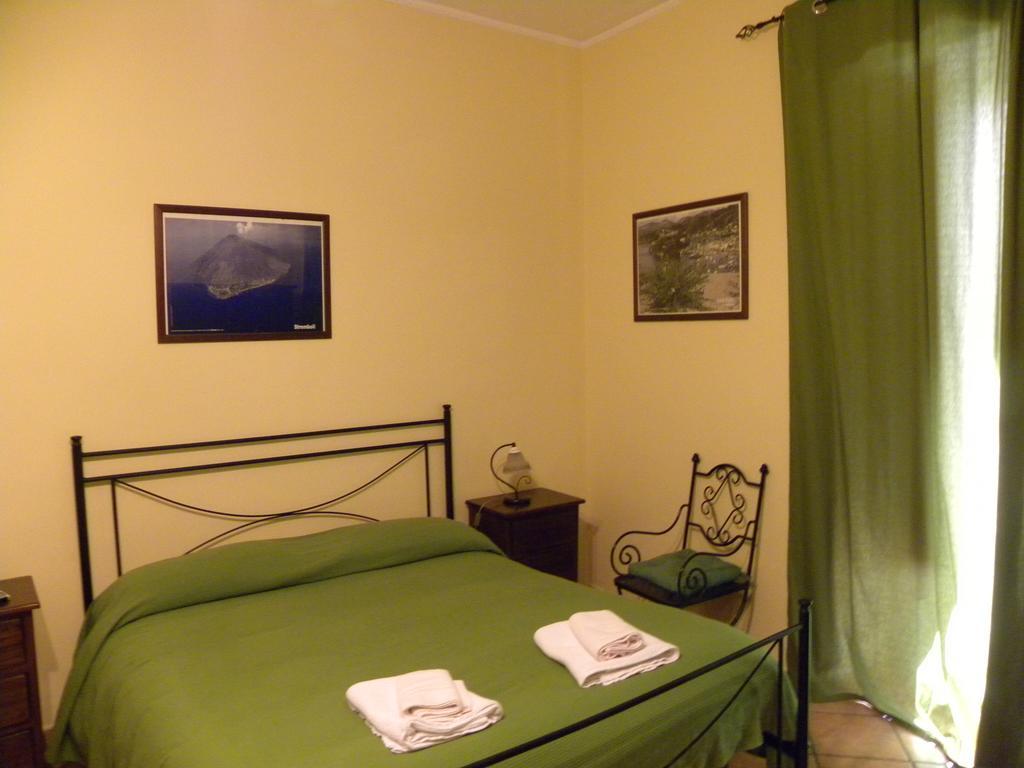 Case Vacanze Albamarina Lipari  Room photo